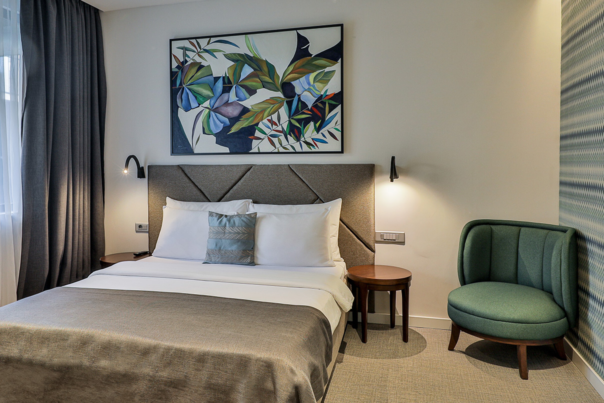Hotel Botanica – Deluxe Double Room Deluxe Double Room at Hotel Botanica with elegant interior and comfortable double bed