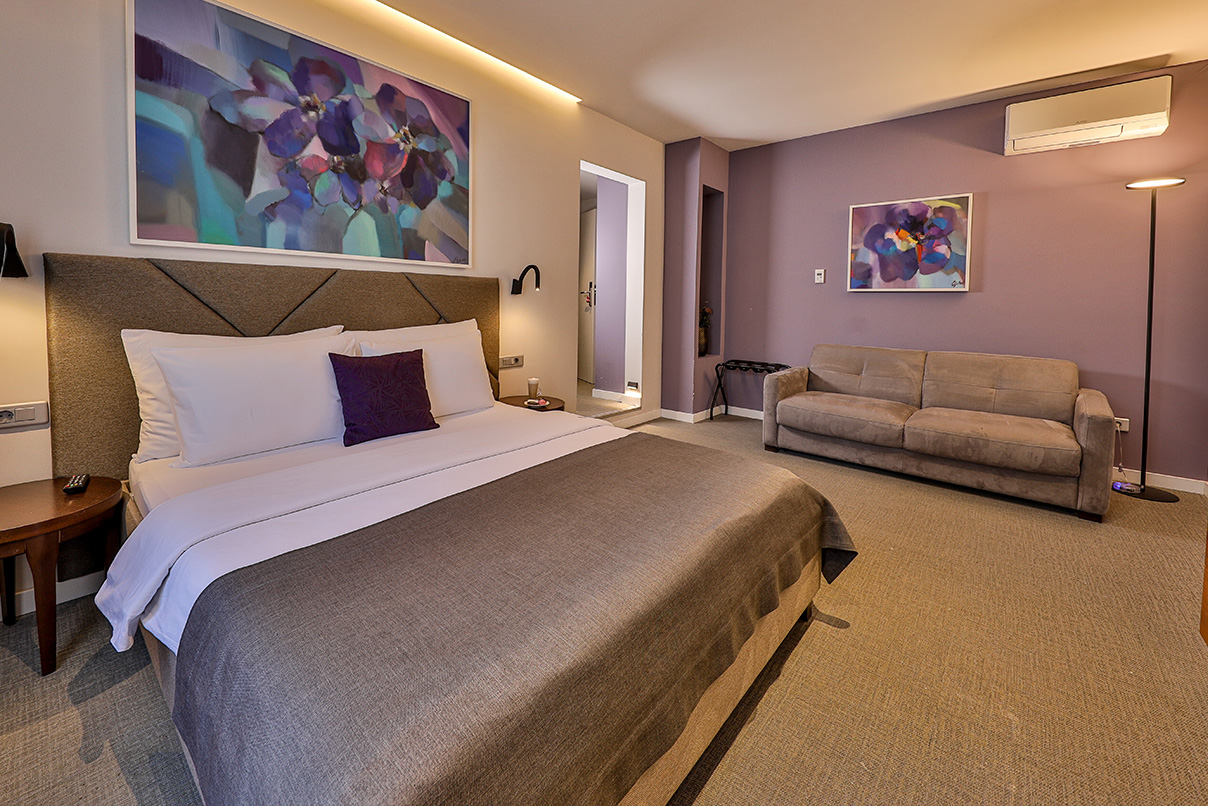 Family room – Hotel Botanica Belgrade5 Family Room at Hotel Botanica with spacious interior and comfortable double bed