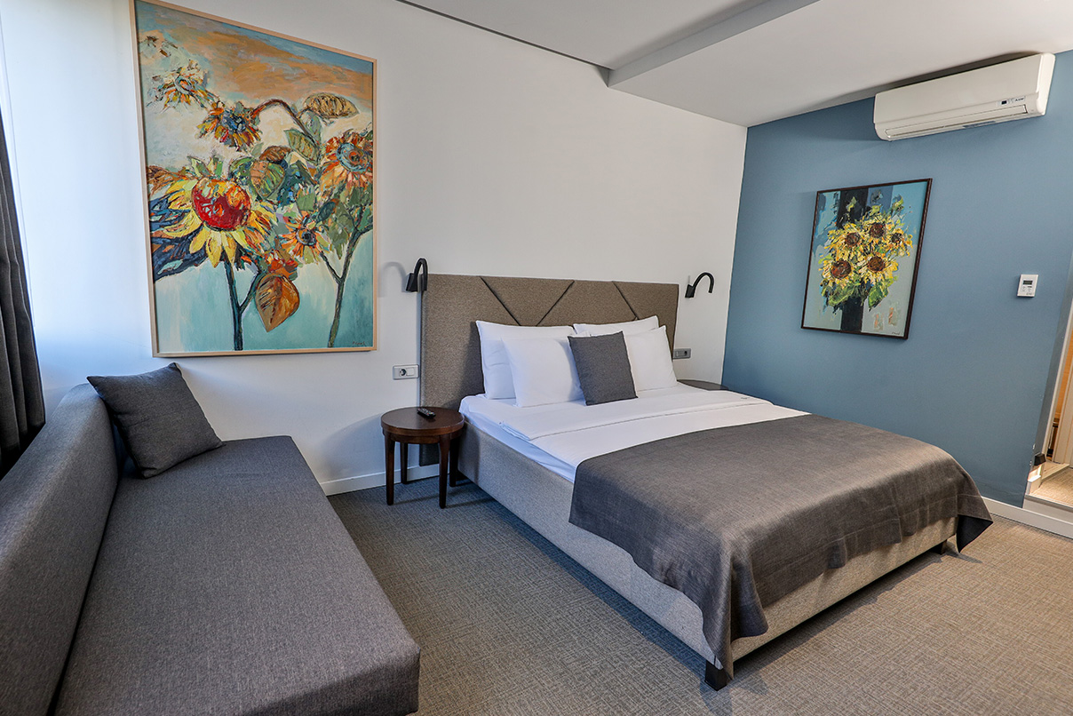 Hotel Botanica – Apartment Apartment at Hotel Botanica Belgrade with spacious bedroom and modern interior